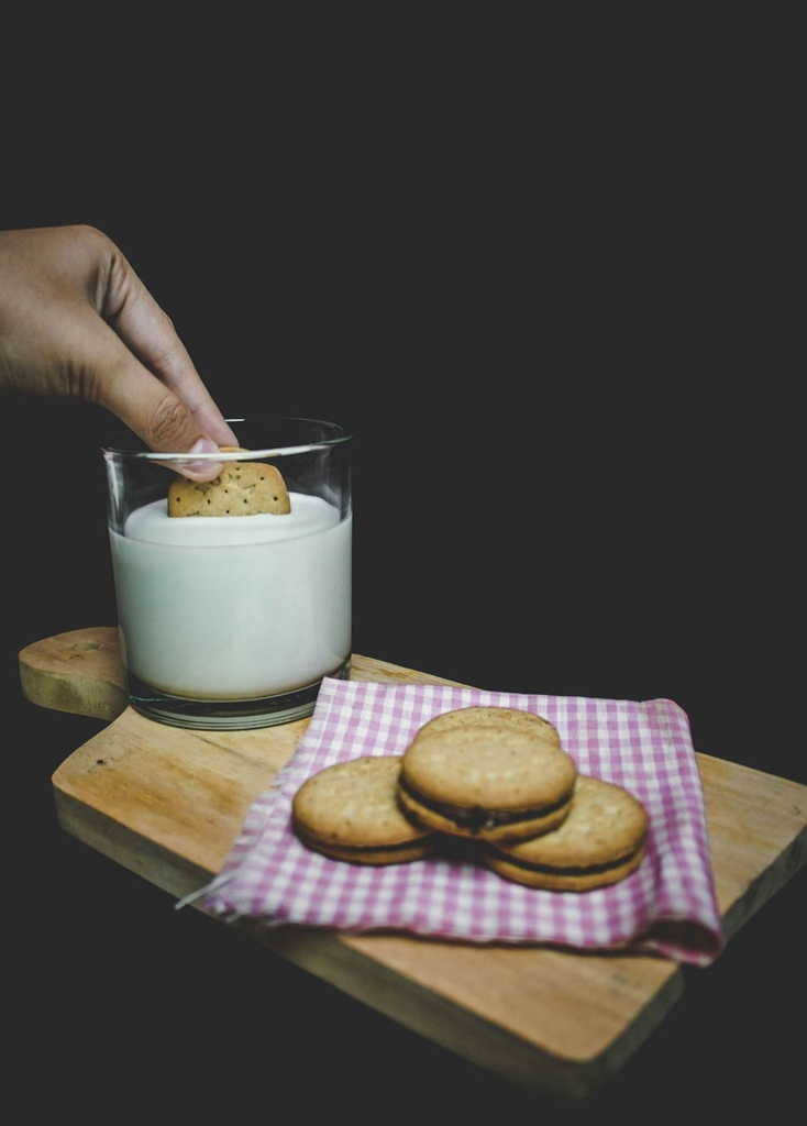 Milk + non suger biscuits