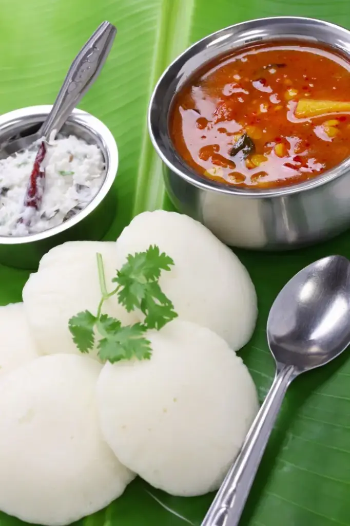 Idli+Chutney+Sambar.